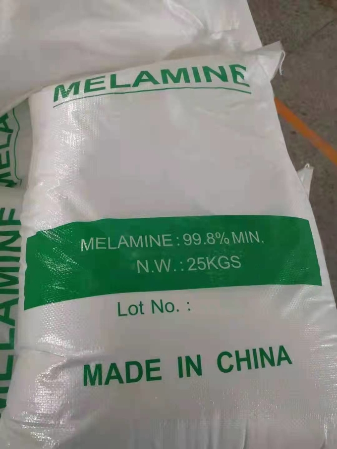 Poudre blanche de mélamine du cristal 99,5% de CAS 108-78-1 pour des stratifiés 3