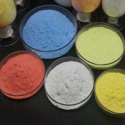 Un bon prix. Poids moléculaire 120-180 Composé de moulage d'urée poudre blanche ou jaune clair en ligne