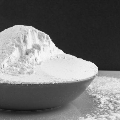 Un bon prix. Plus de 100 poudres de vitrage de mélamine de blancheur avec un temps de durcissement personnalisé en ligne