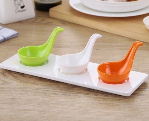 Un bon prix. Vaisselle en mélamine de couleur personnalisée Cuisine en plastique pour hôtel en ligne