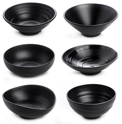 Un bon prix. La belle vaisselle de mélamine place le bol noir de Ramen de Chien de Japonais pour le banquet en ligne