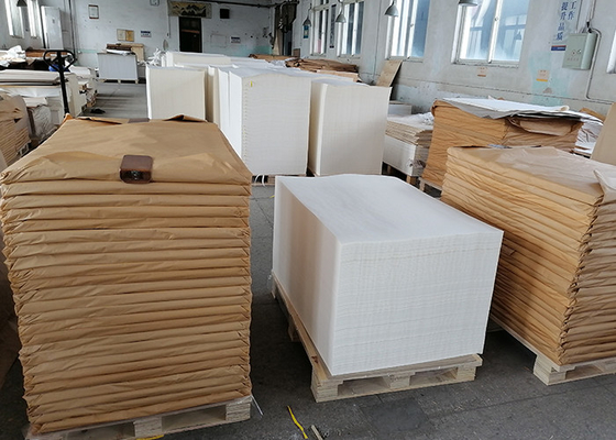 Un bon prix. papier imprimé blanc de décalque de 49081000 mélamines de 40gsm 45gsm en ligne
