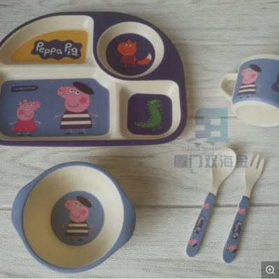 Un bon prix. Vaisselle en bambou de fibre d'enfants adorables réglée pour des enfants en ligne
