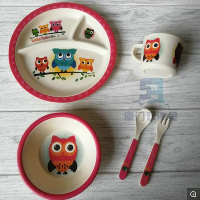 Un bon prix. Plats en bambou multicolores de fibre, plats compostables en bambou pour des enfants en ligne
