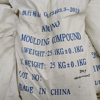 Un bon prix. La résine de formaldéhyde d'urée de colle de panneau de mélamine de 98% saupoudrent la catégorie industrielle en ligne