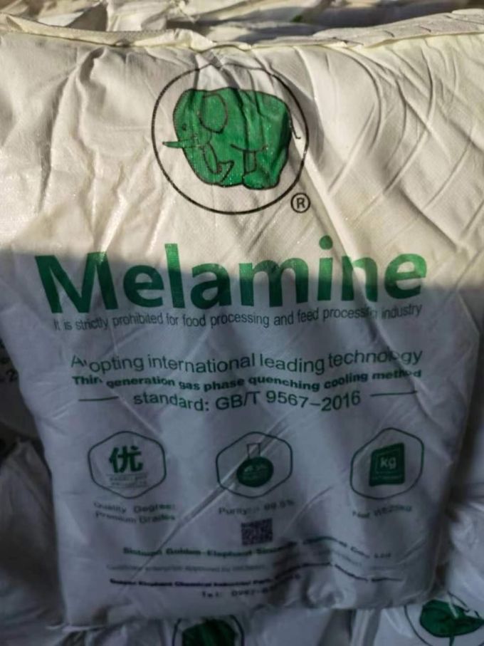 Mélamine 100% moulant la catégorie industrielle de poudre blanche composée 6